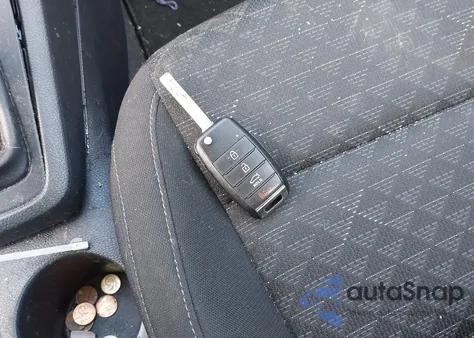 2021 Kia Rio S z USA, uszkodzony, nr VIN 3KPA24AD7ME392883